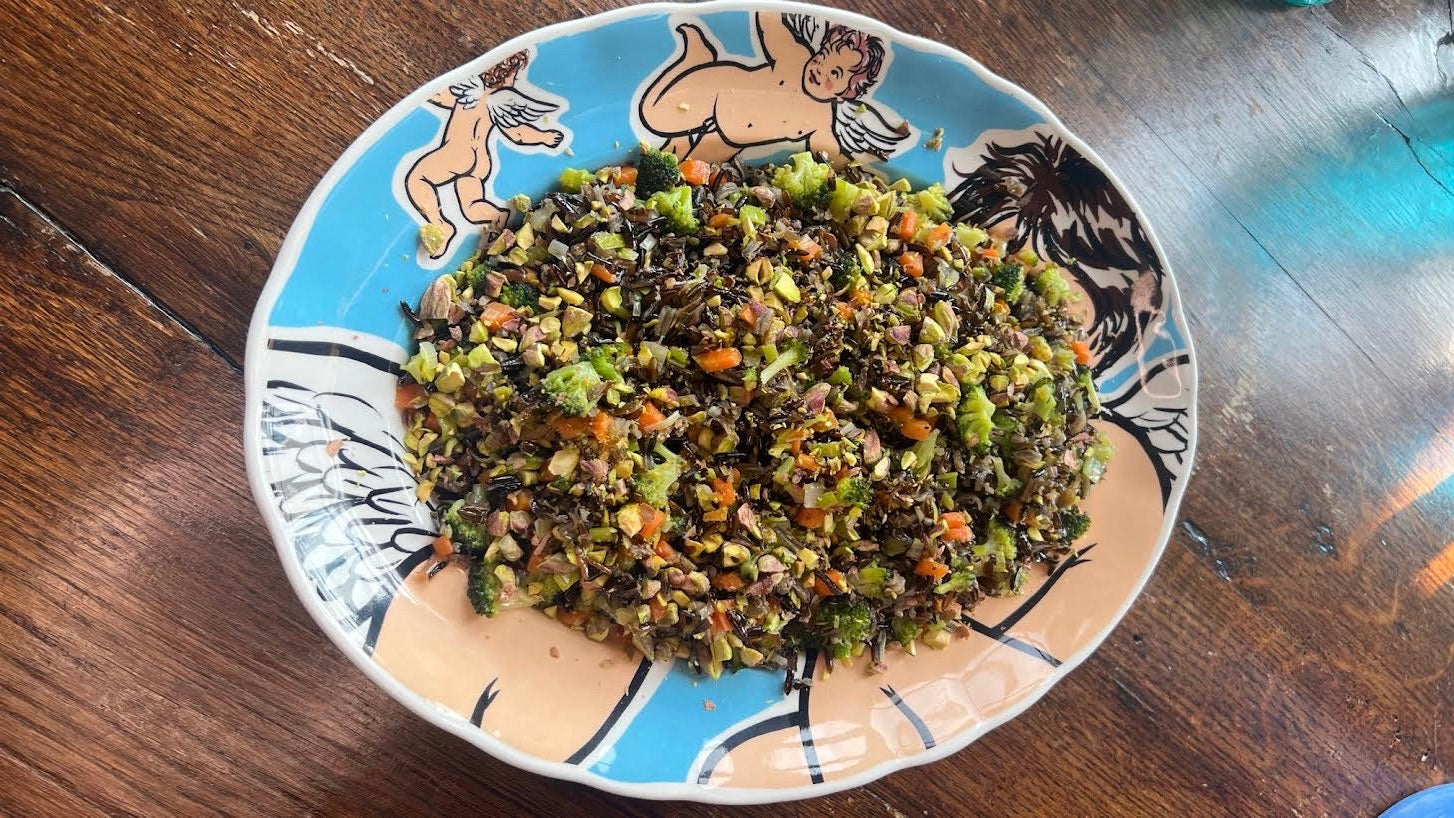 Arroz negro con puerro, brócoli y zanahoria