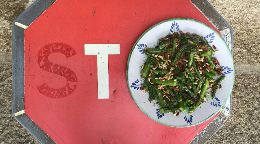 Espárragos  verdes con ralladura de cítricos