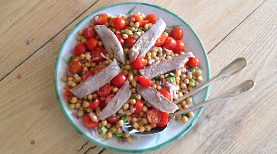 Ensalada de Garbanzos con tomates cherry.