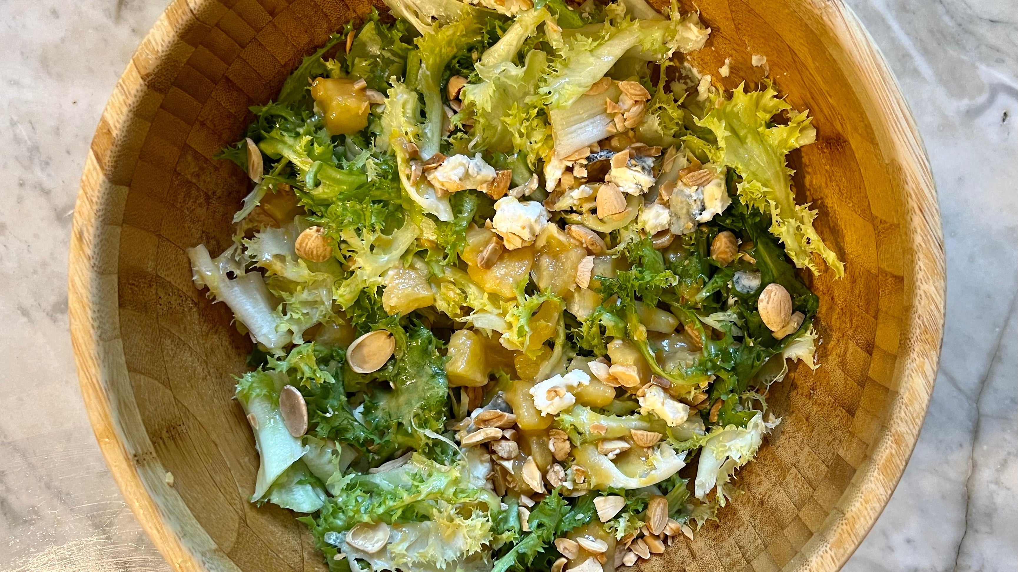 Ensalada de Escarola y Peras Caramelizadas