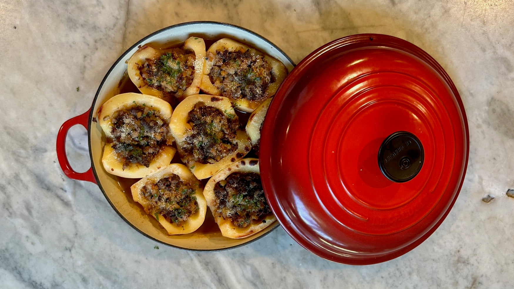 Membrillos rellenos de verduras y carne