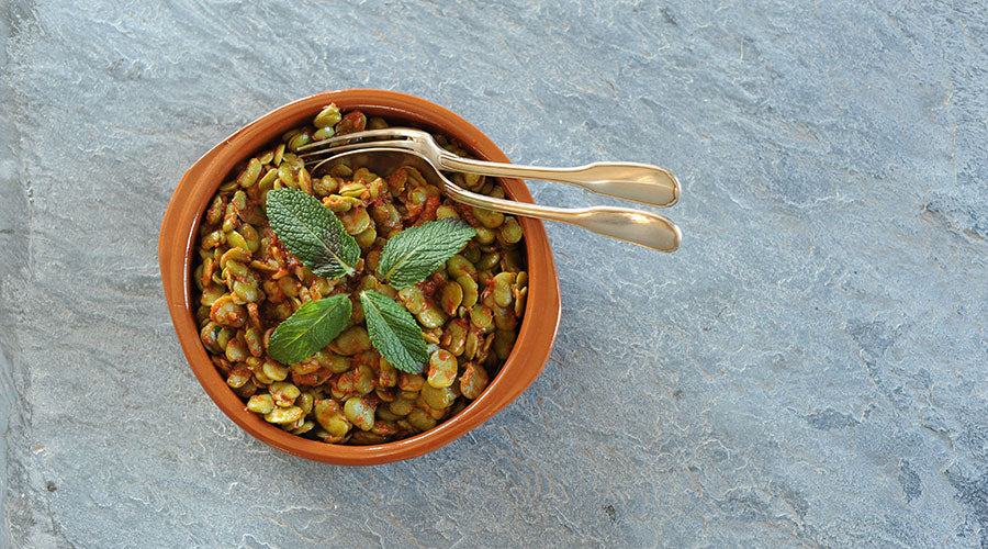 Habas tiernas con jamón y hierbabuena