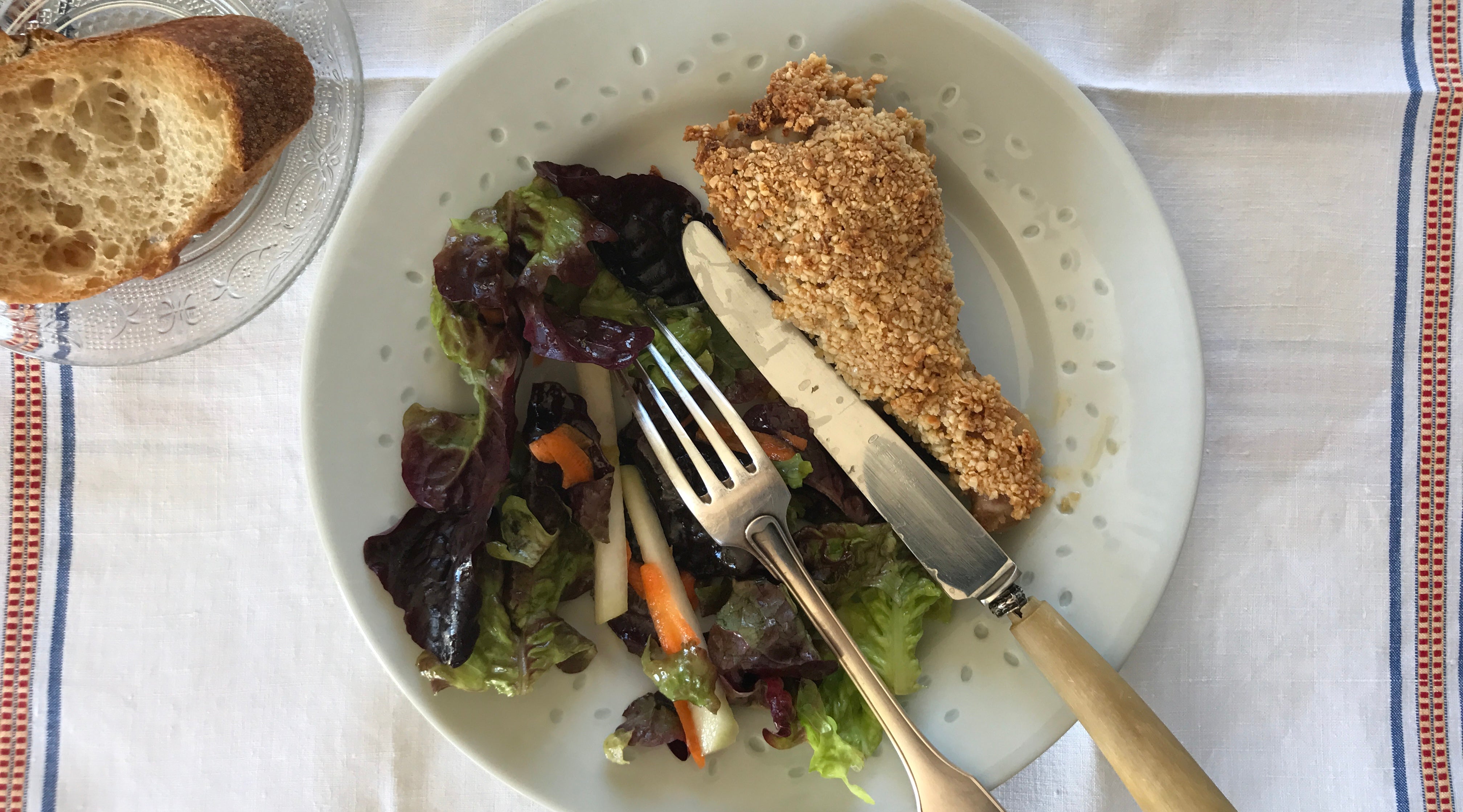 Pollo en camisa de almendras