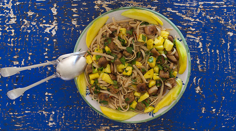 Soba con mango y berenjena