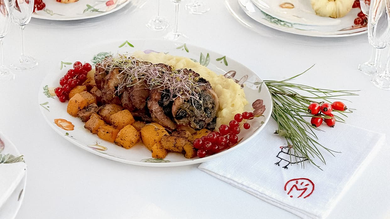 Cordero Relleno de Espinacas, Champiñón y Pasas