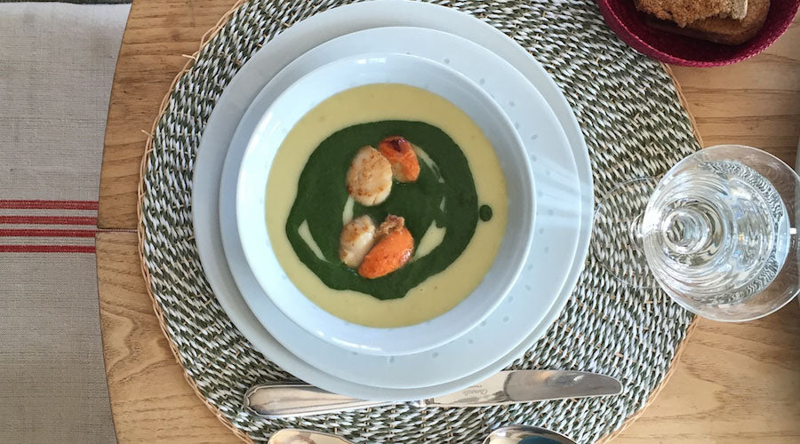 Crema de apio y espinacas con vieiras