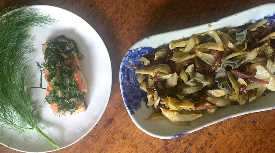 Hinojo al horno con limón y salvia...y sus hojas con salmón