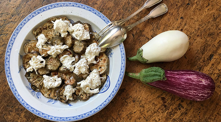 Berenjenas con burrata y aceite de trufa