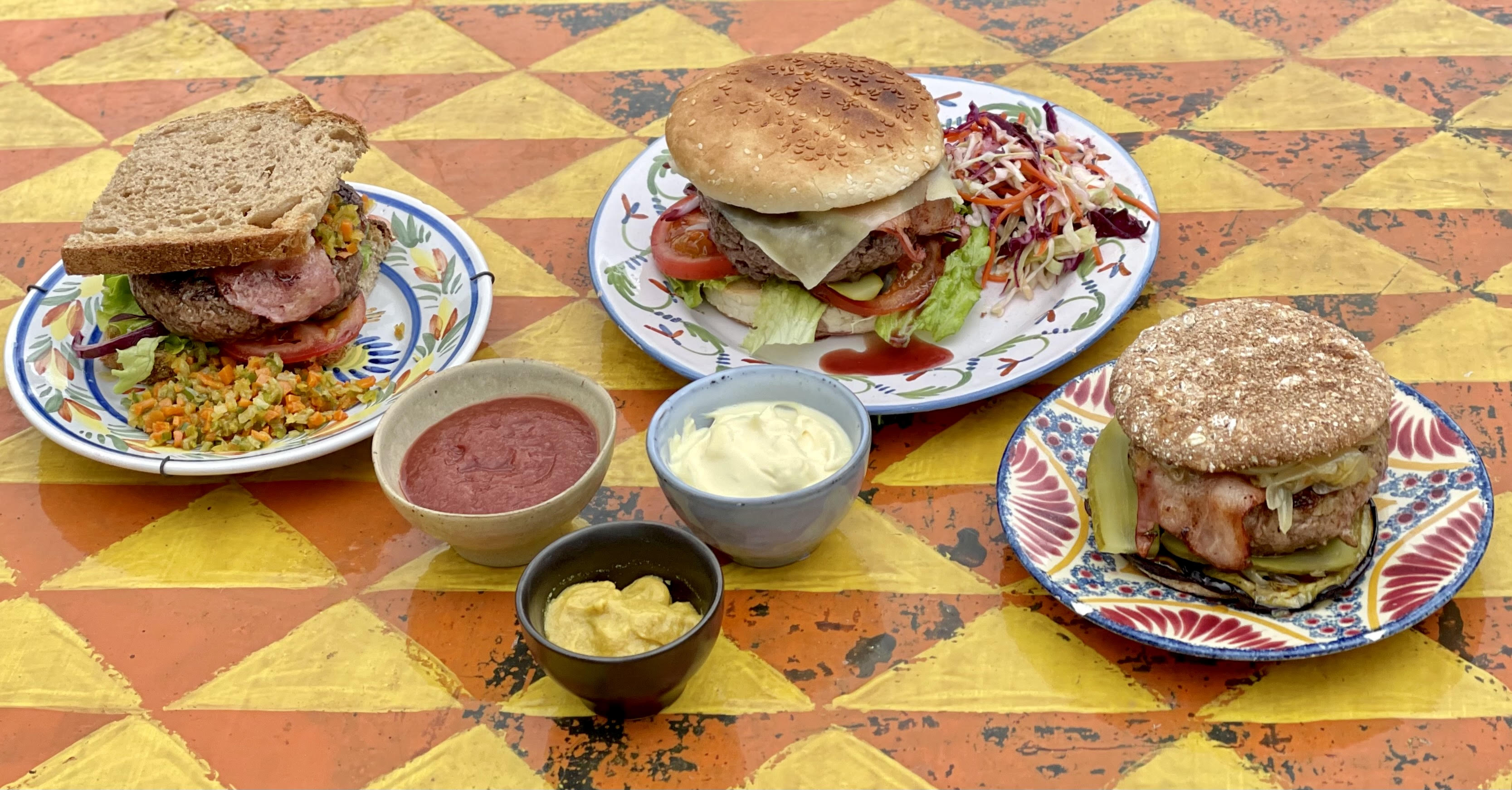 Tres Ideas de Hamburguesas: Carne de Añojo, Vaca, y Buey